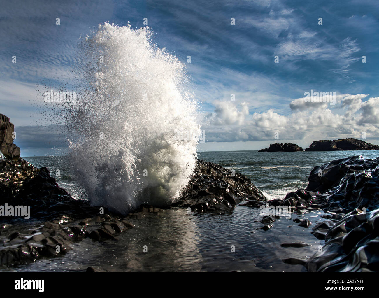 Sea Wave splash in Reynisfjara Icceland Foto Stock