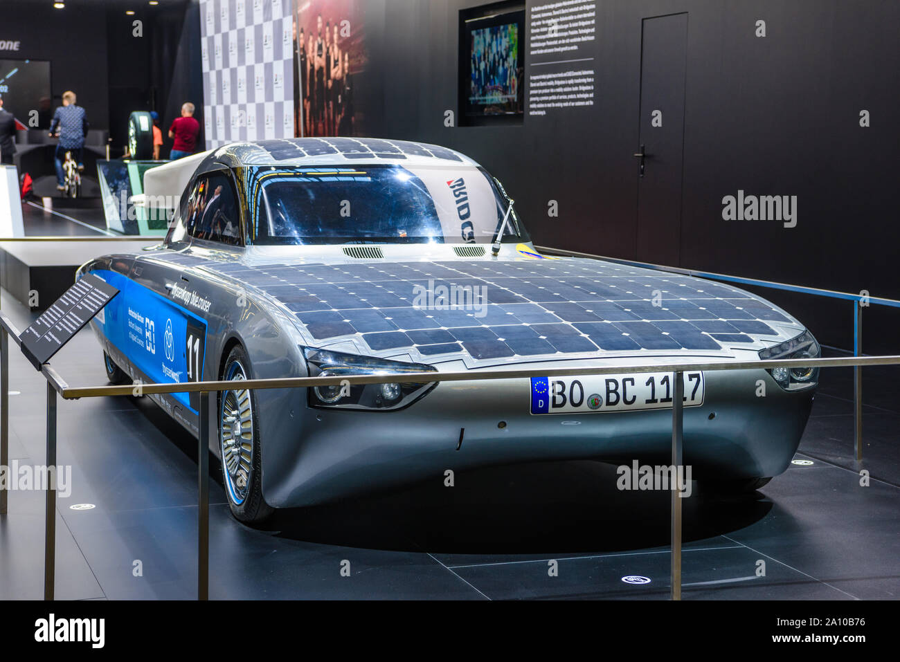 Francoforte, Germania - Settembre 2019: SolarCar Thyssenkrupp blu.cruiser da Bochum università di scienze applicate, IAA International Motor Show Auto Exhibt Foto Stock