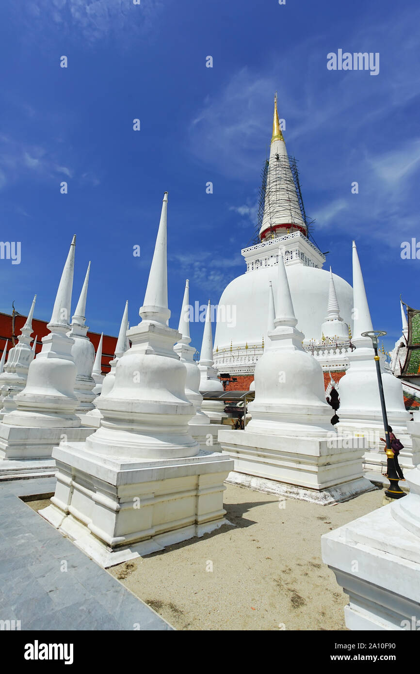 Il Wat Phra Mahathat Woramahawihan è il principale tempio buddista (wat) di Nakhon Si Thammarat provincia nel sud della Thailandia. Foto Stock