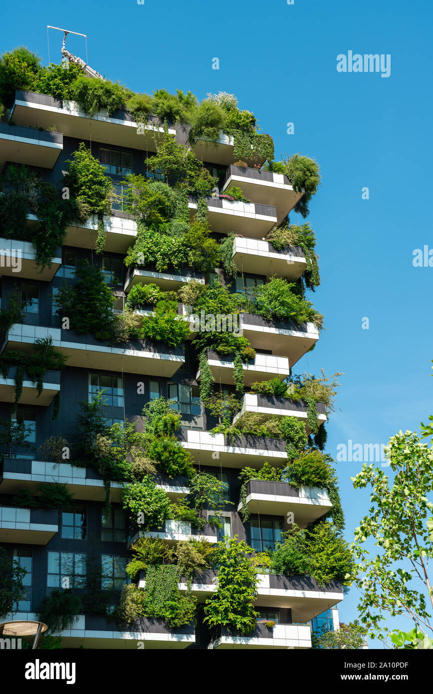 Milano, Italia - 31 Maggio 2019: Bosco Verticale o bosco verticale sono una coppia di torri residenziali a Milano. Edifici contengono più di 900 alberi Foto Stock