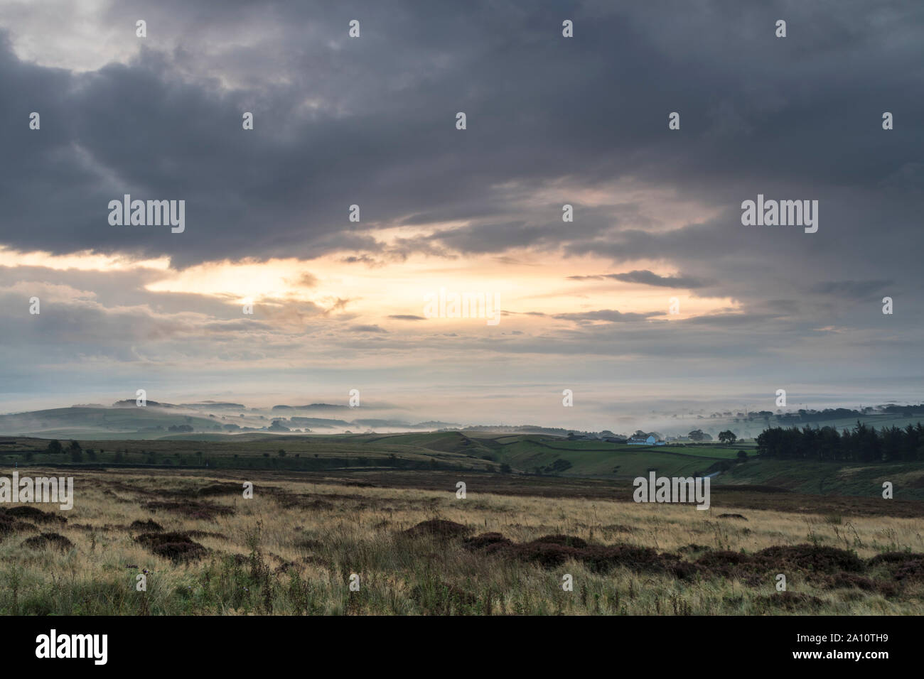 Teesdale, County Durham, Regno Unito. Il 23 settembre 2019. Regno Unito Meteo. È stata una nebbia per iniziare la giornata in Teesdale, nella contea di Durham. Oggi è l'equinozio d'autunno e le previsioni per le magie di sole attraverso la maggior parte della giornata, ma cloud è previsto in aumento dal pomeriggio. Credito: David Forster/Alamy Live News Foto Stock