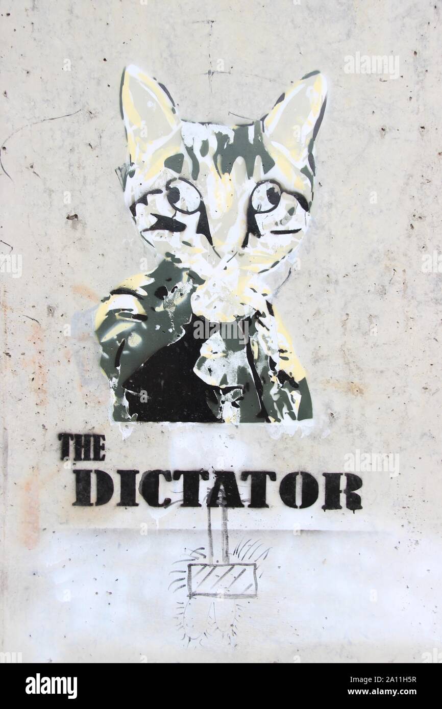 Bangkok di Stonehenge e graffiti vicino a Bang Khen e Lak Si parallelamente all'autostrada che conduce a Don Mueang Airport, Bangkok, Thailandia Foto Stock