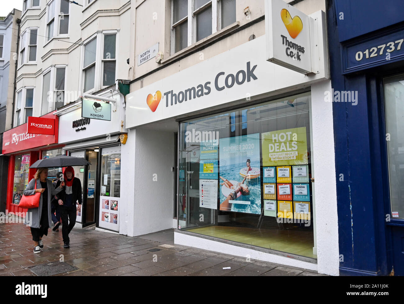Brighton Regno Unito 23 Settembre 2019 - la Thomas Cook Travel shop in North Street Brighton questa mattina dopo è stato annunciato che la società non era riuscita a raccogliere il denaro per tenerlo in corso e sarà ora cessare le proprie attività commerciali con migliaia di posti di lavoro persi . Credito : Simon Dack / Alamy Live News Foto Stock