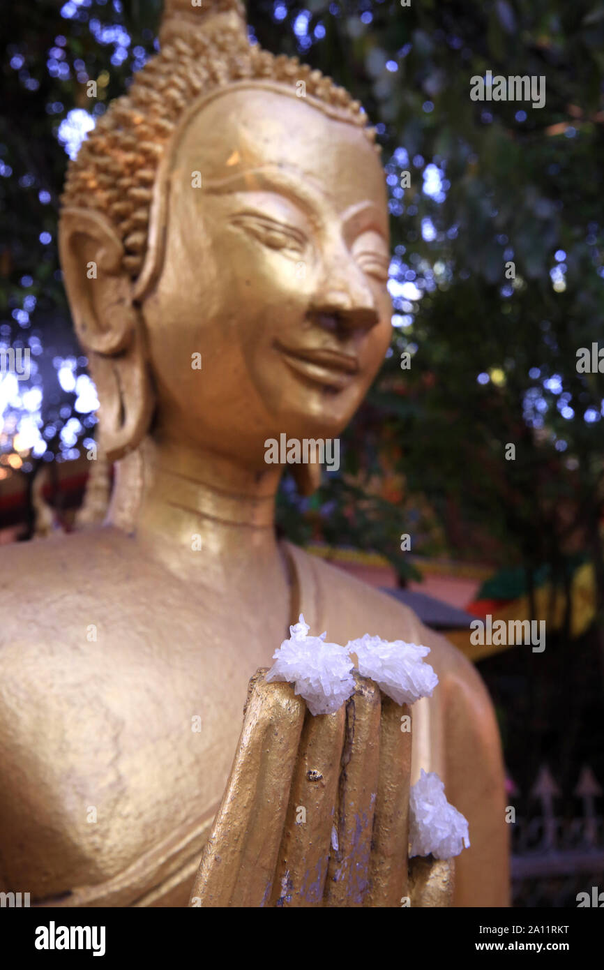 Bouddha. Wat Simuong. Wat Si Muang. Vientiane. Laos. / Golden Buddha. Wat Simuong. Wat Si Muang. Vientiane. Laos. Foto Stock