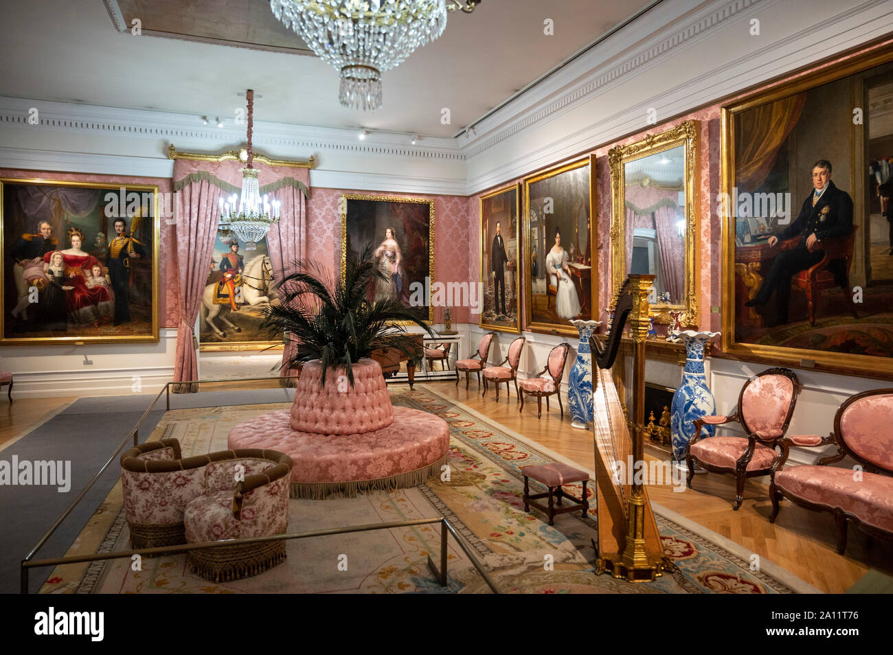 Madrid. Spagna. Museo del Romanticismo (Museo del Romanticismo), Salon de baile/ sala da ballo. Il museo è ospitato in un edificio del XVIII secolo in stile neo-classico palace Foto Stock