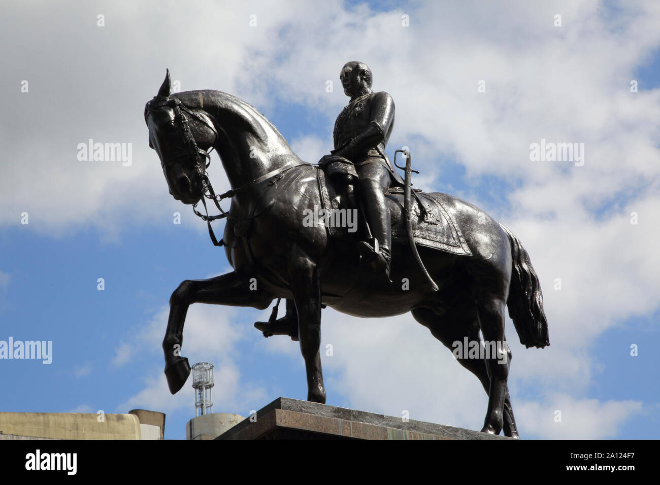 Glasgow Scozia George Square equestre in bronzo Statua del Principe Albert consorte della regina Victoria per commemorare il suo impatto del progresso delle nazioni Foto Stock