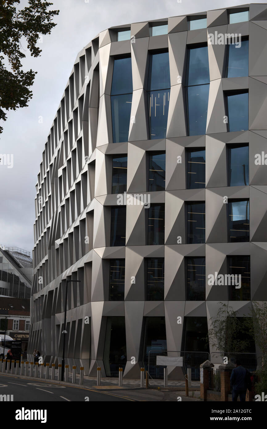 Il nuovo Consiglio di Hounslow Civic building, Bath Road, Hounslow, Middlesex England Regno Unito Foto Stock