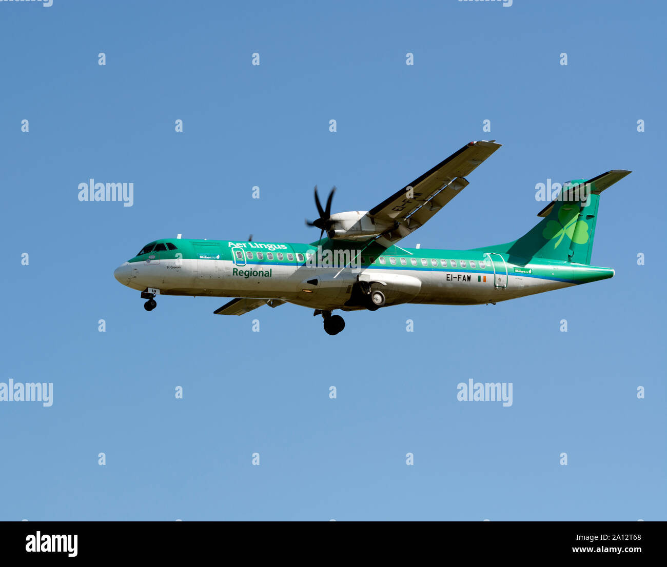 Aer Lingus Regional ATR 72-600 azionato da aria Stobart atterraggio all'Aeroporto di Birmingham, UK (EI-FAW) Foto Stock