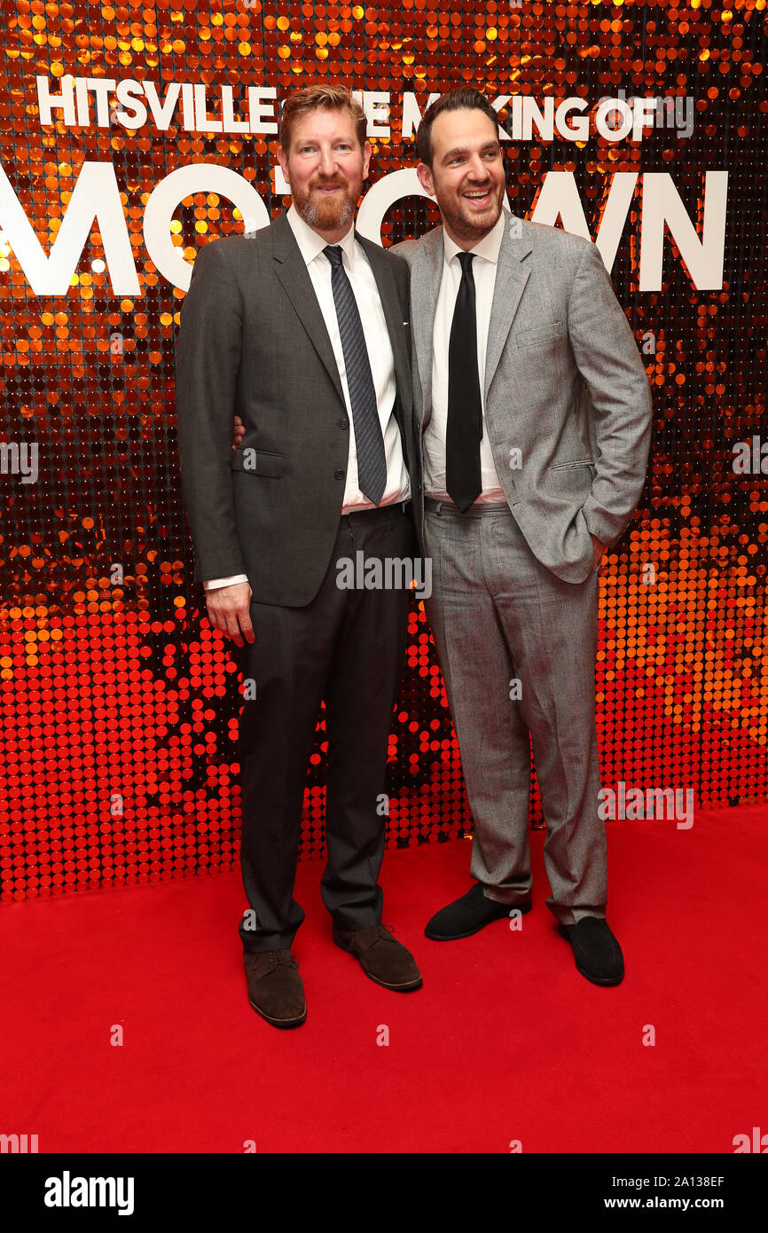 Ben Turner (sinistra) e Gabe Turne arrivando al Hitsville:la realizzazione della Motown premiere a l'Odeon Leicester Square, Londra. Foto Stock