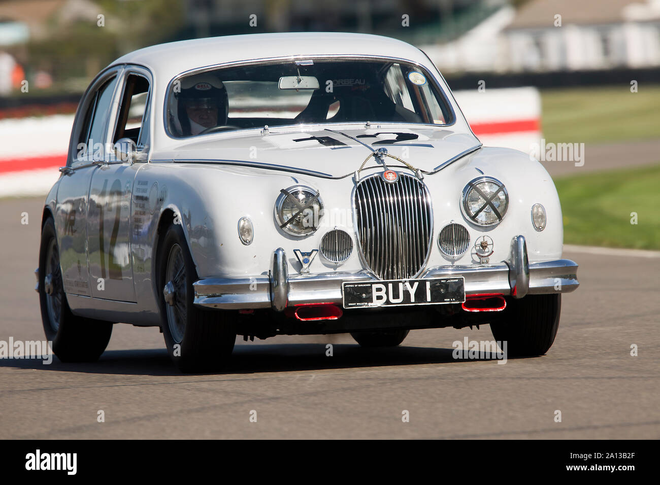 1959 Jaguar Mk 1, (l'acquisto di 1), guidato da Anthony Williams & Grant Williams nella St Mary's Trophy Parte 2 gara al Goodwood xiii sett 2019 in C Foto Stock