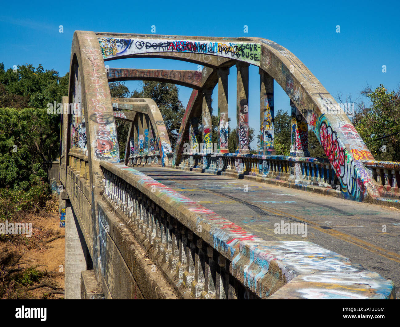 Graffiti ponte coperto in Yolo County Ca Foto Stock