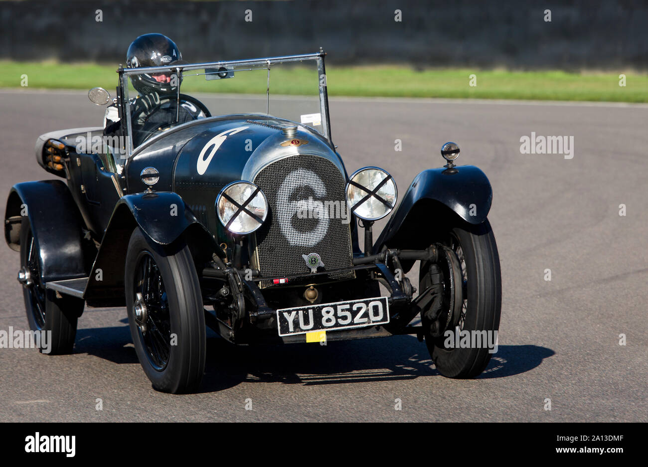 1927 Bentley 3 litro guidato da David Rushton nel Trofeo Brooklands gara al Goodwood xiii sett 2019 a Chichester, Inghilterra. Copyright Foto Stock