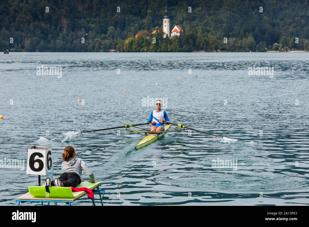 Concorso di canottaggio sul lago di Bled in Slovenia Foto Stock