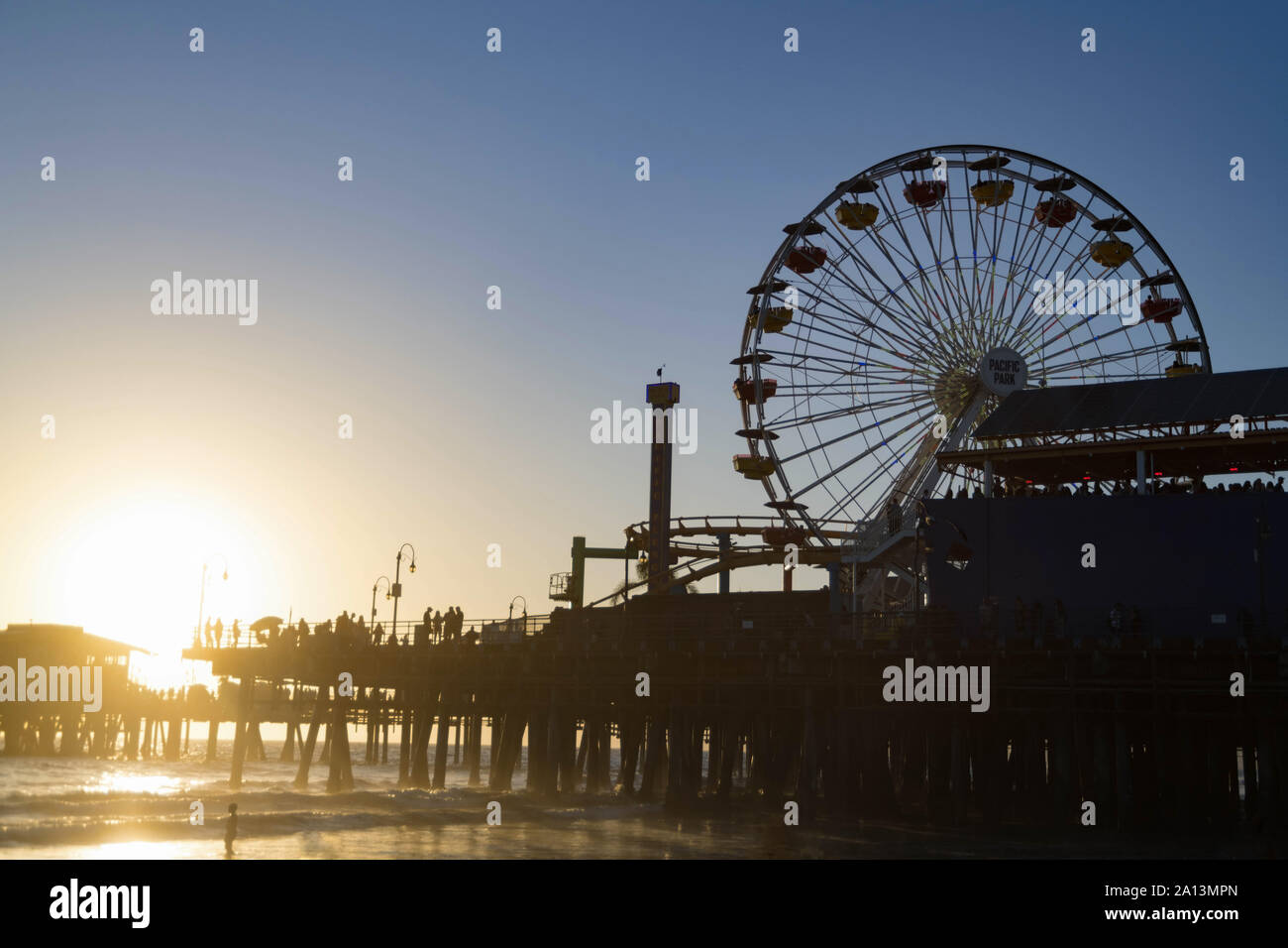 Tramonto a Santa Monica Pier, Los Angeles, California Foto Stock