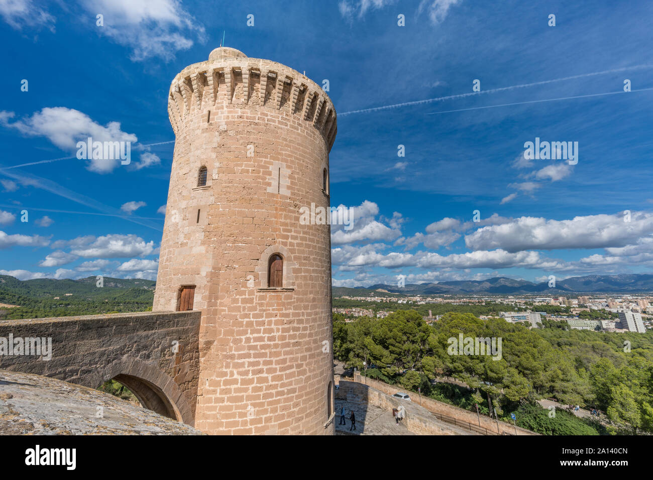 Mastio torre del castello di Bellver (Castell de Bellver) gotico-fortezza di stile utilizzato come carcere militare ora Palma de Mallorca La Storia del museo Foto Stock