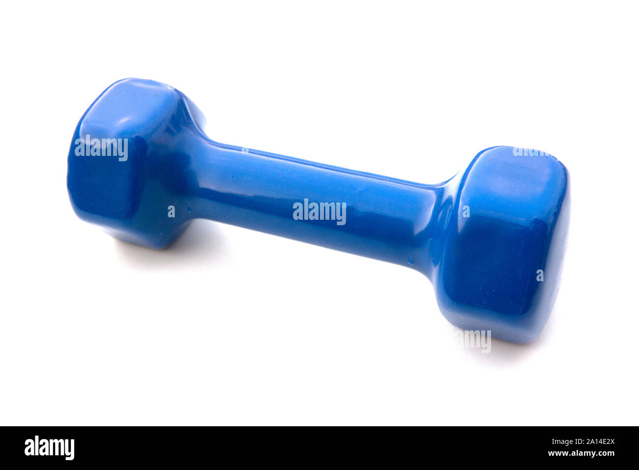 Blue Dumbbell isolati su sfondo bianco. 2kg di pesi, colore blu dumbell. Foto Stock