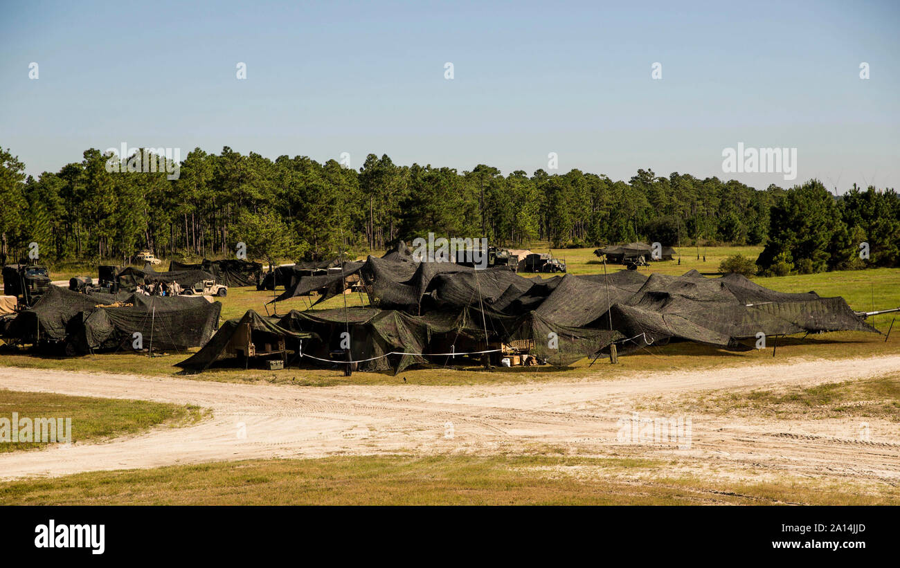 Stati Uniti Marines e marinai di condurre un esercizio di campo di Camp Lejeune, North Carolina. Foto Stock