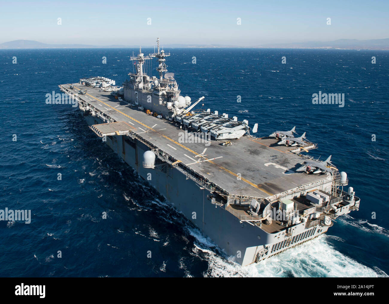 L'assalto anfibio nave USS Kearsarge transita il Mare Egeo. Foto Stock