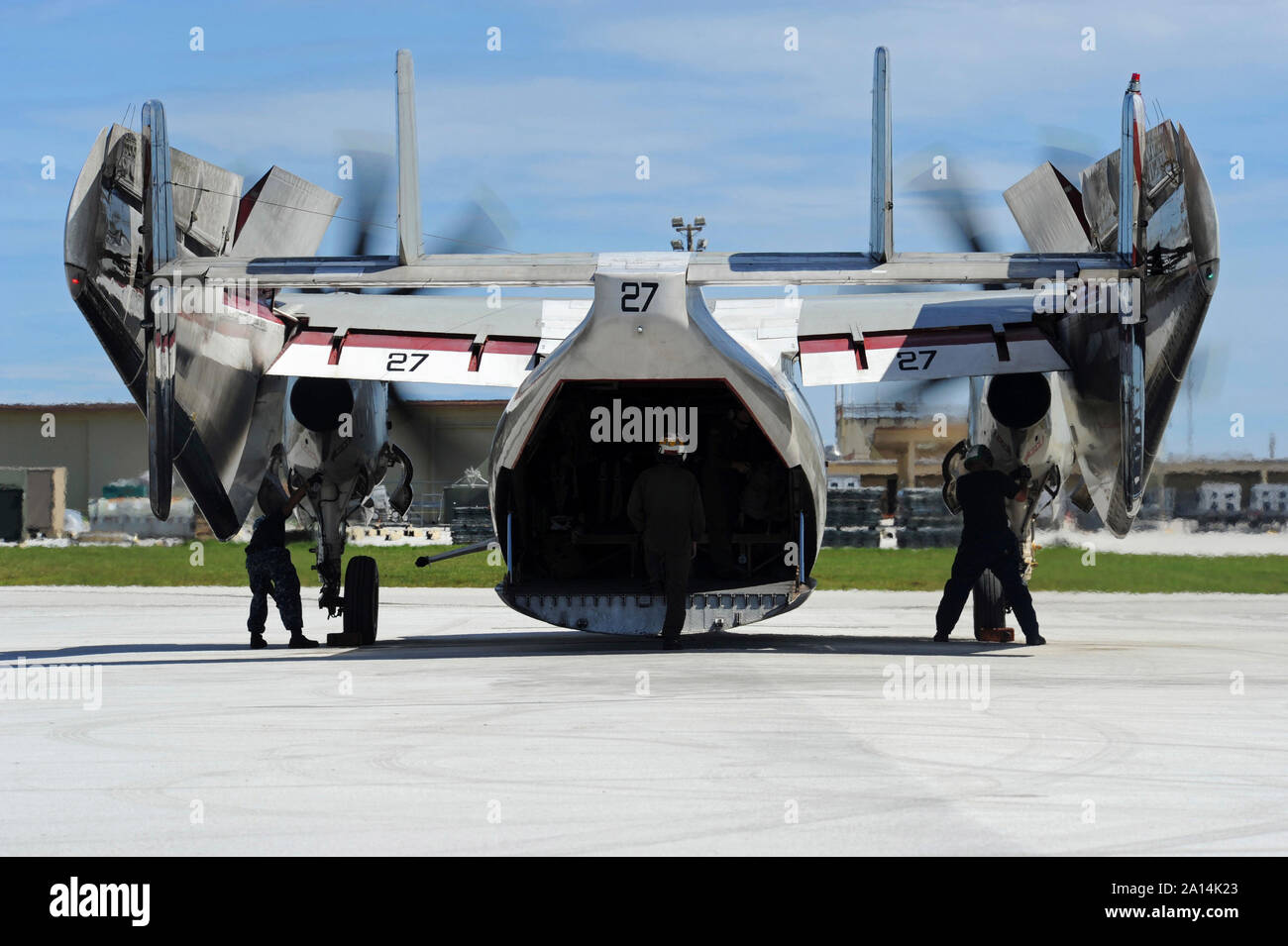 Stati Uniti Navy C-2un levriero aeromobile presso Andersen Air Force Base, Guam. Foto Stock