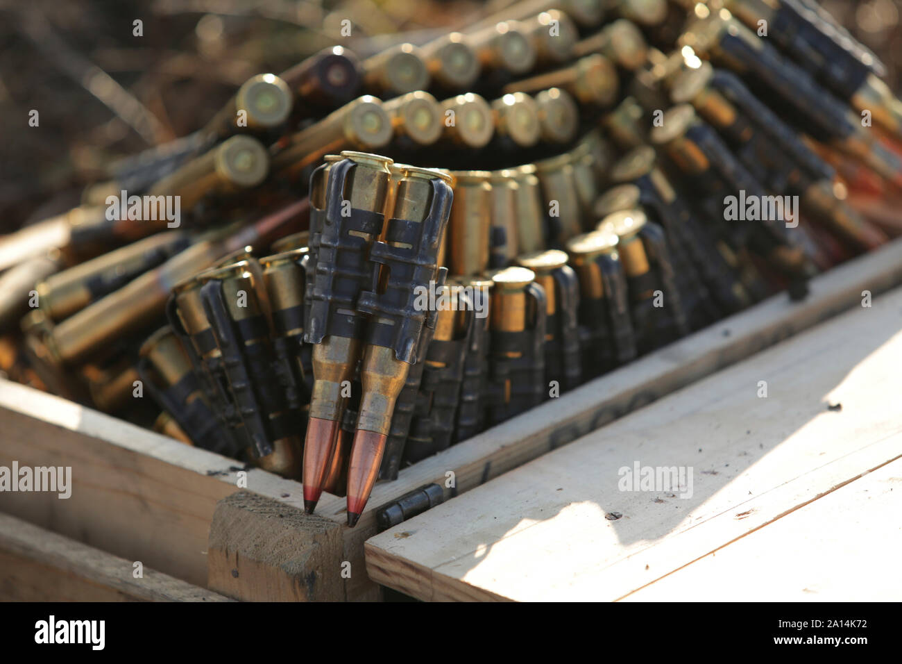 Scatola di 70mm munizioni fucile. Foto Stock