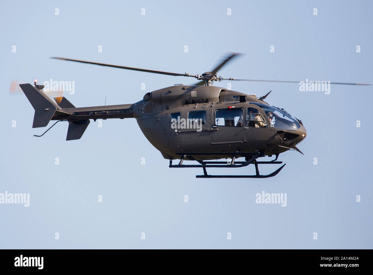 UH-72A Lakota in volo su Ramstein, Germania. Foto Stock