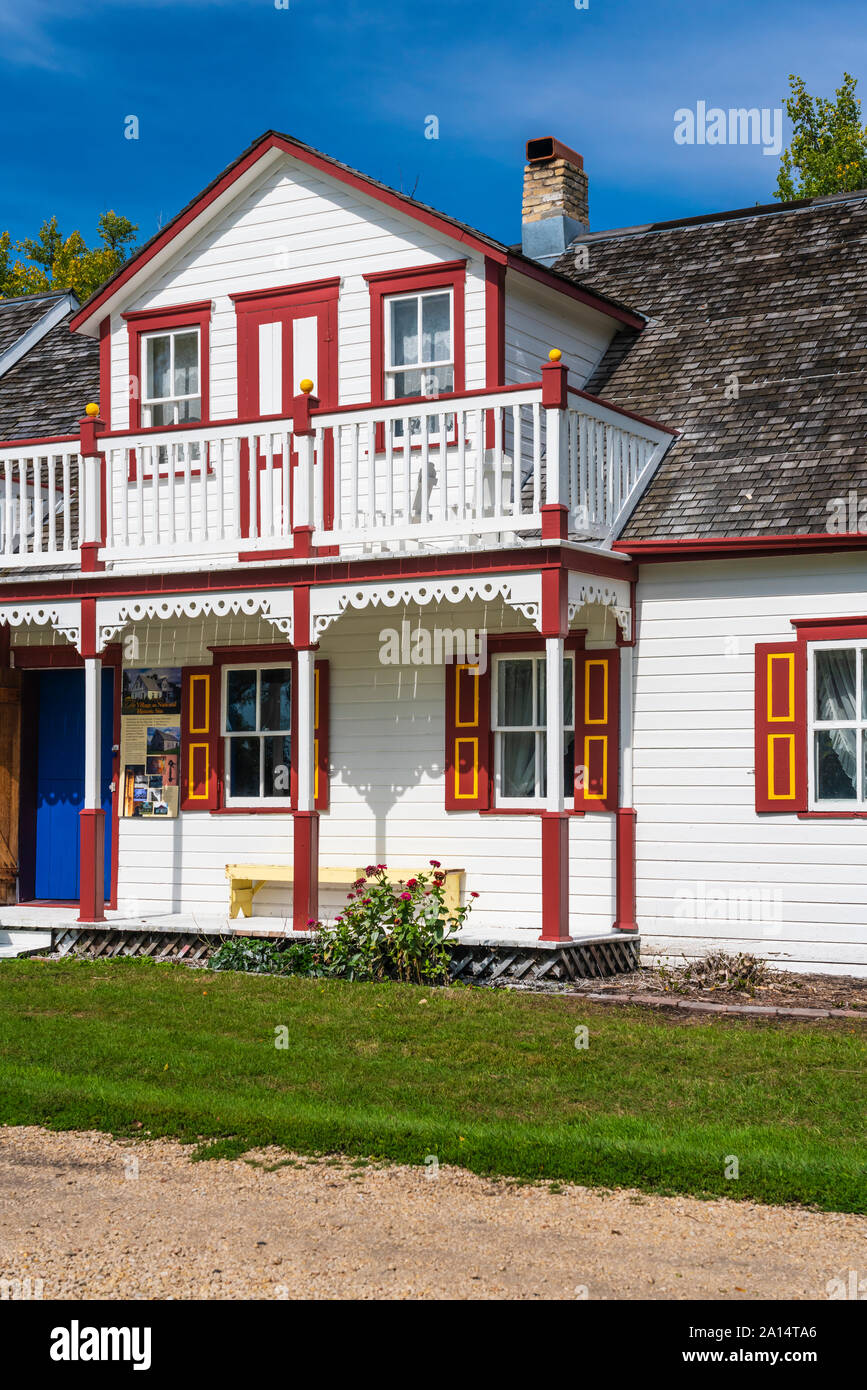 Una casa/fienile in mennonita street village di Neubergthal, Manitoba, Canada. Foto Stock