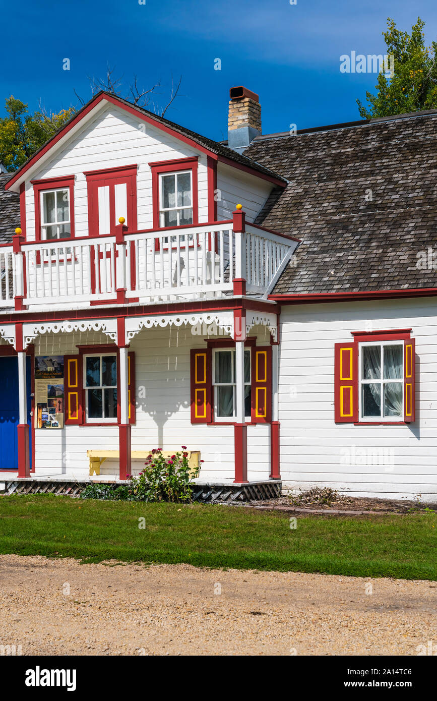 Una casa/fienile in mennonita street village di Neubergthal, Manitoba, Canada. Foto Stock