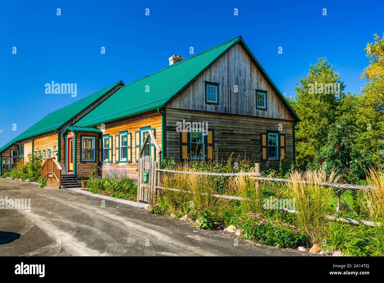 Una casa/fienile in mennonita street village di Neubergthal, Manitoba, Canada. Foto Stock
