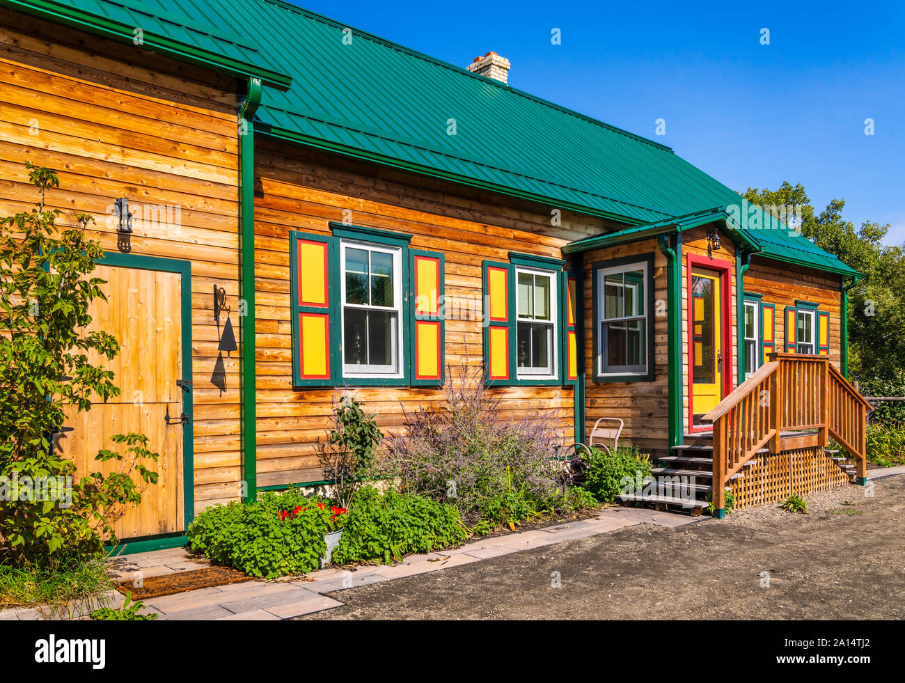 Una casa/fienile in mennonita street village di Neubergthal, Manitoba, Canada. Foto Stock