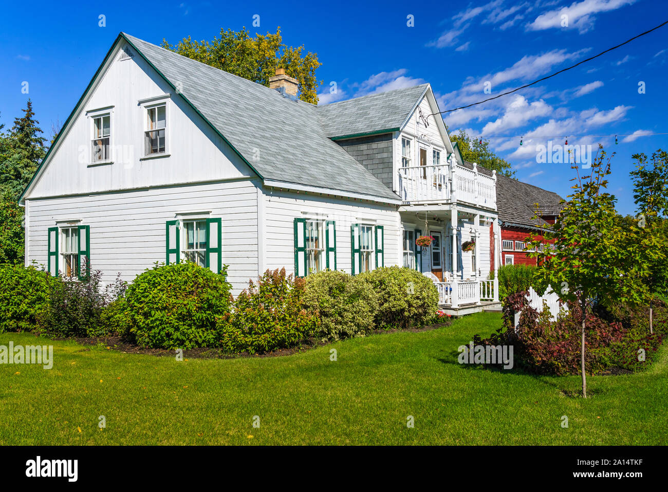 Una casa/fienile in mennonita street village di Neubergthal, Manitoba, Canada. Foto Stock