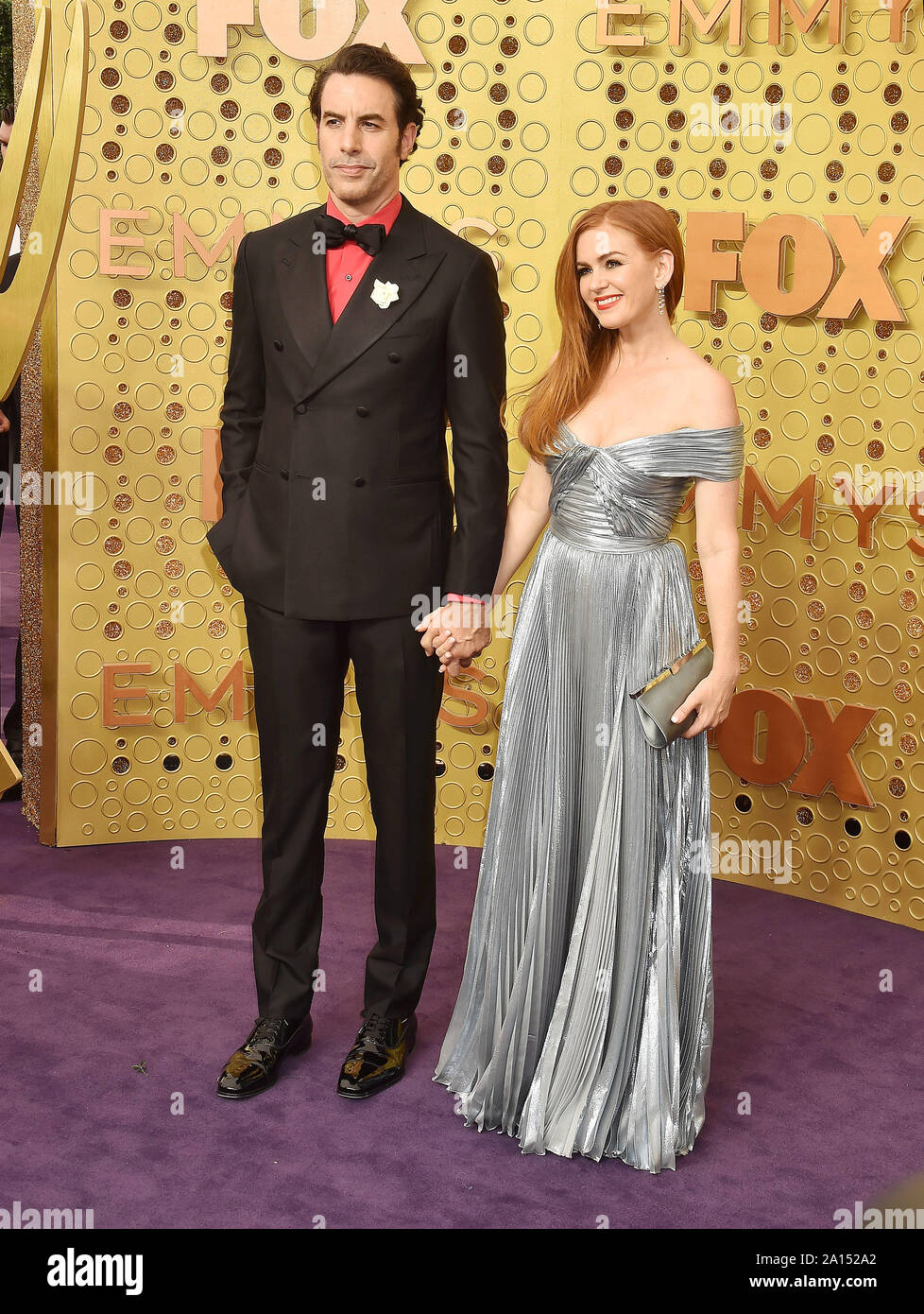 LOS ANGELES, CA - 22 settembre: sacha baron cohen e Isla Fisher frequentare la settantunesima Emmy Awards al teatro di Microsoft il 22 settembre 2019 a Los Angeles, California. Foto Stock