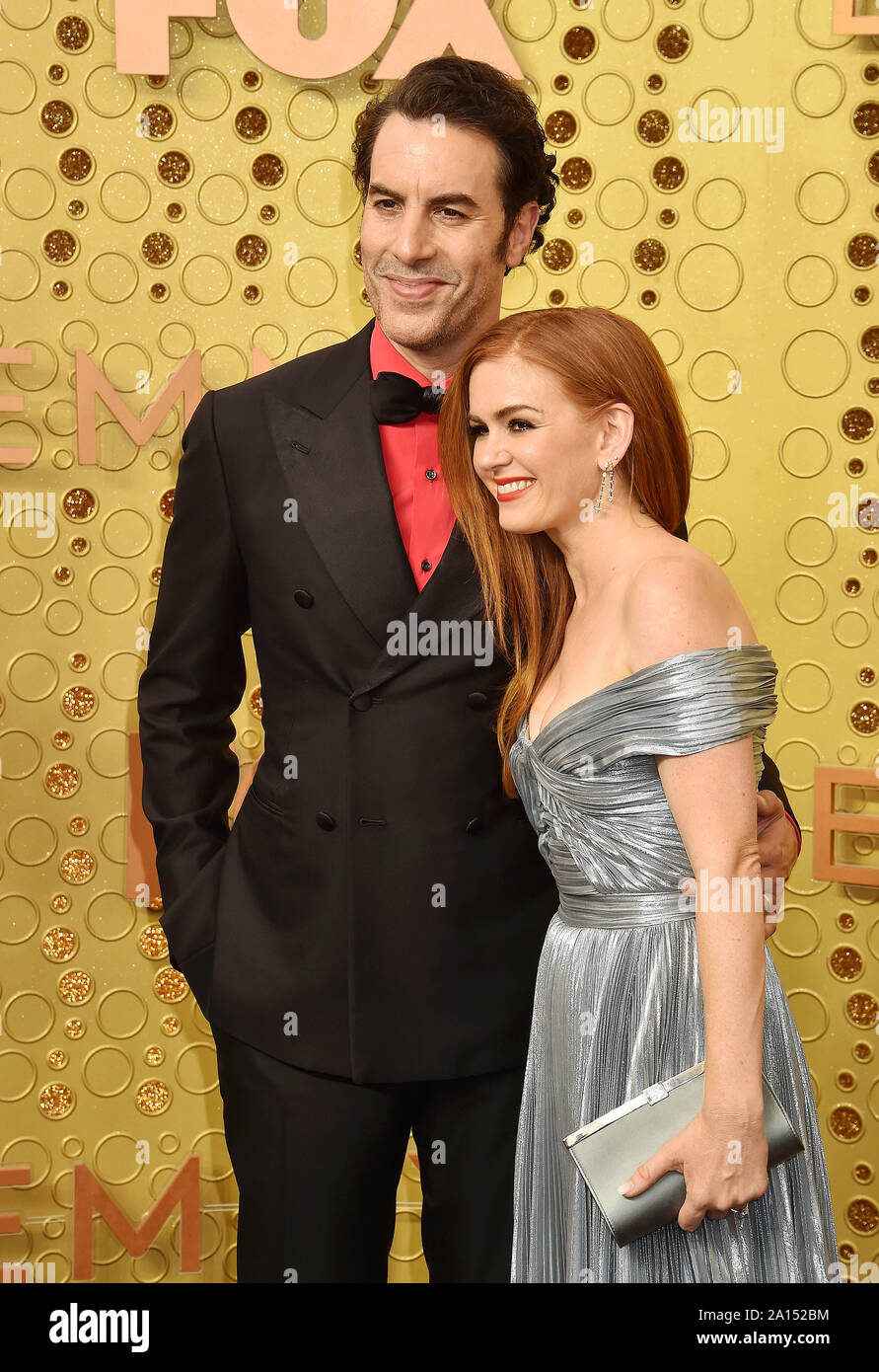 LOS ANGELES, CA - 22 settembre: sacha baron cohen e Isla Fisher frequentare la settantunesima Emmy Awards al teatro di Microsoft il 22 settembre 2019 a Los Angeles, California. Foto Stock