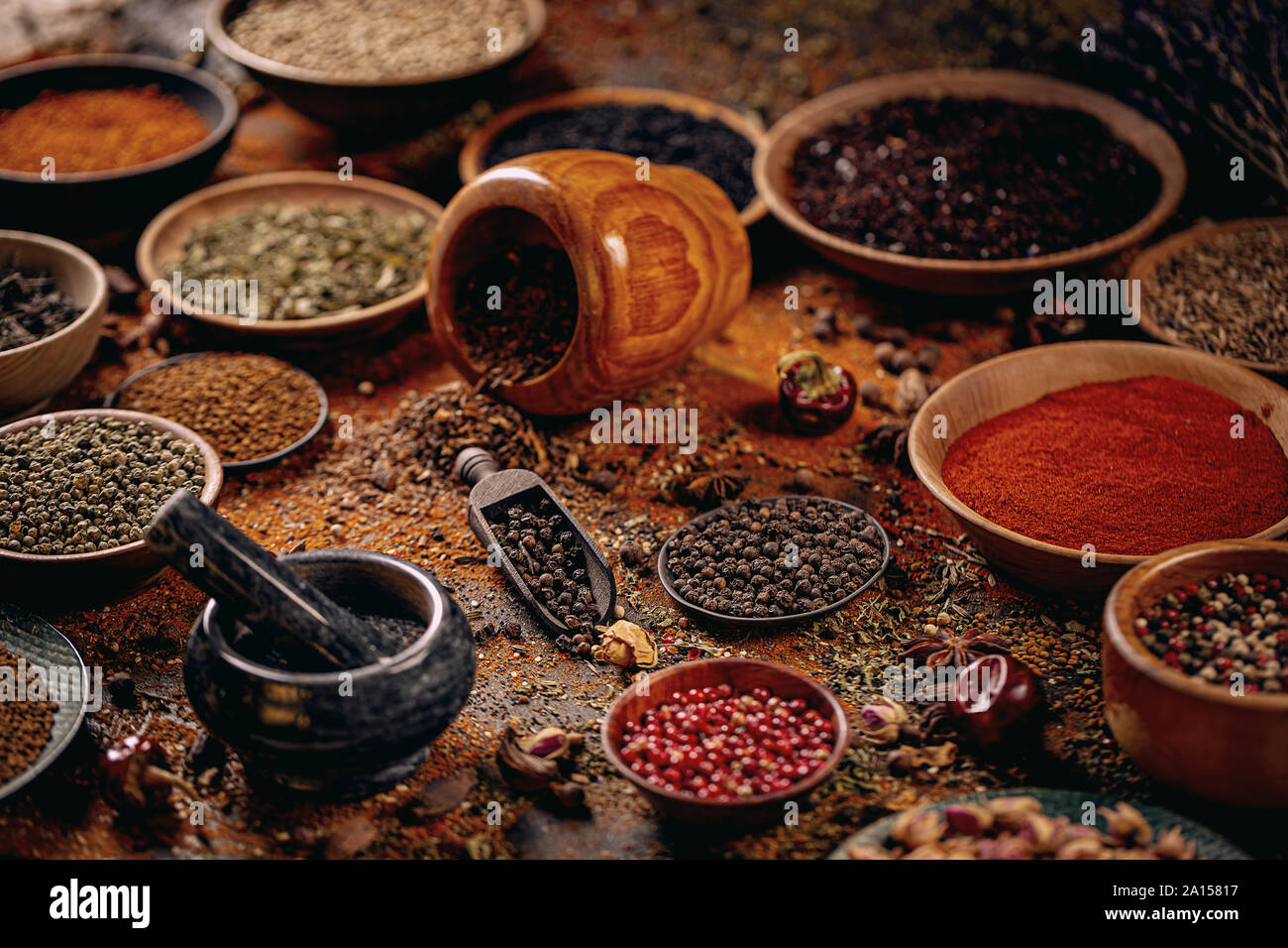 Varietà di spezie ed erbe composizione Foto Stock