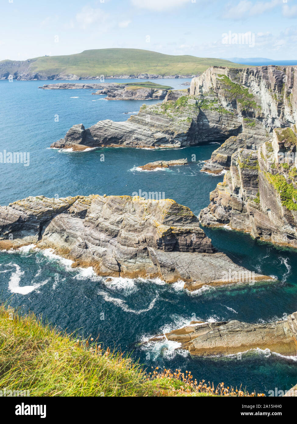 Le spettacolari scogliere di Kerry sono situati sulla costa di Skellig nella Contea di Kerry in Irlanda. Foto Stock