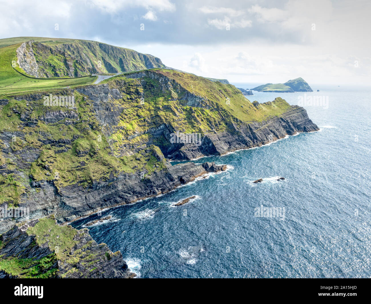 Le spettacolari scogliere di Kerry sono situati sulla costa di Skellig nella Contea di Kerry in Irlanda. Foto Stock