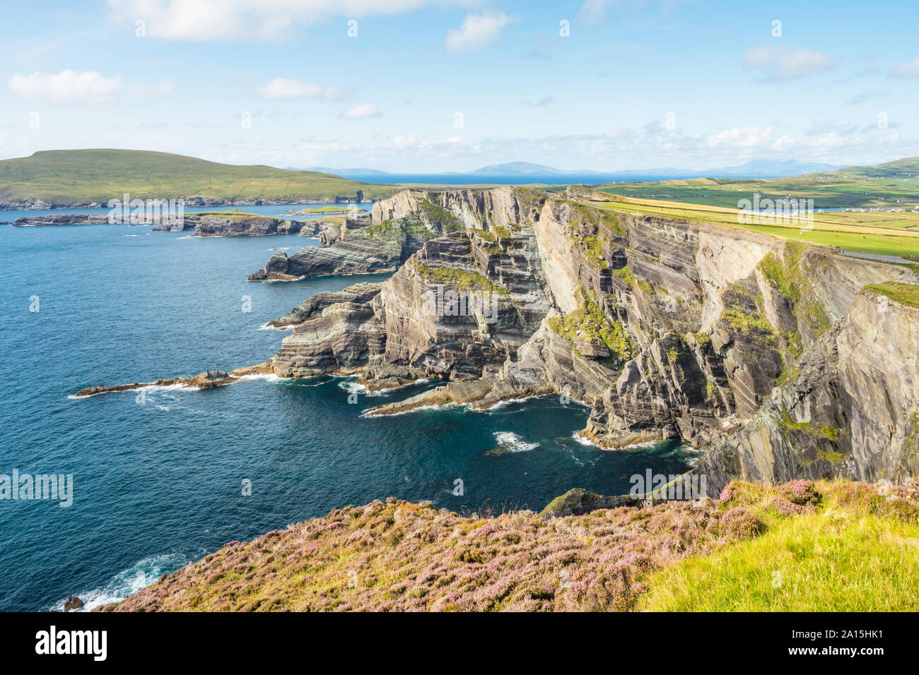 Le spettacolari scogliere di Kerry sono situati sulla costa di Skellig nella Contea di Kerry in Irlanda. Foto Stock