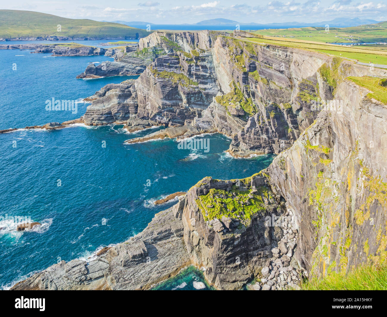 Le spettacolari scogliere di Kerry sono situati sulla costa di Skellig nella Contea di Kerry in Irlanda. Foto Stock
