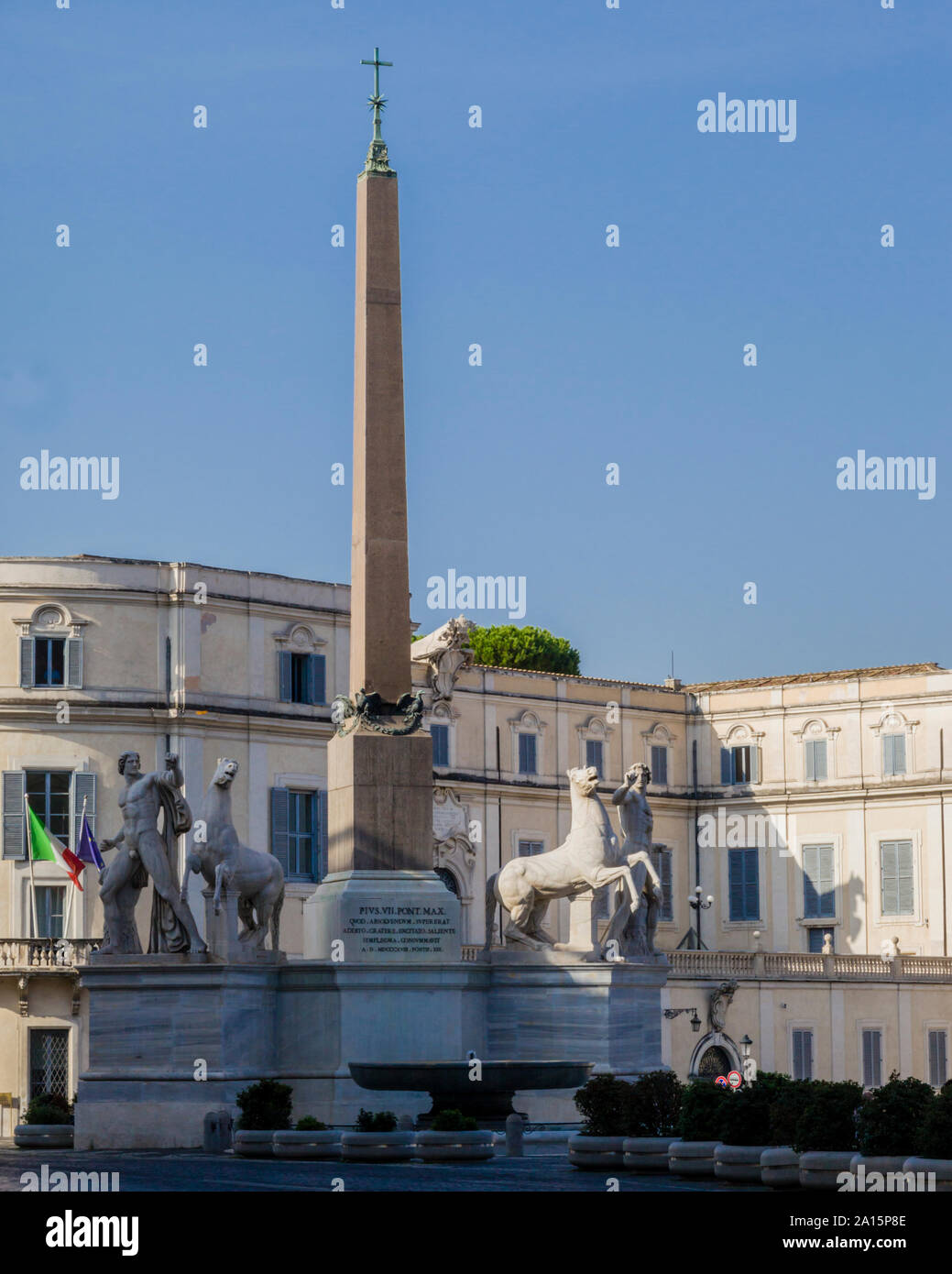 Obelisco e Fontana di Castore e Polluce, nella Piazza del Quirinale, Roma Foto Stock