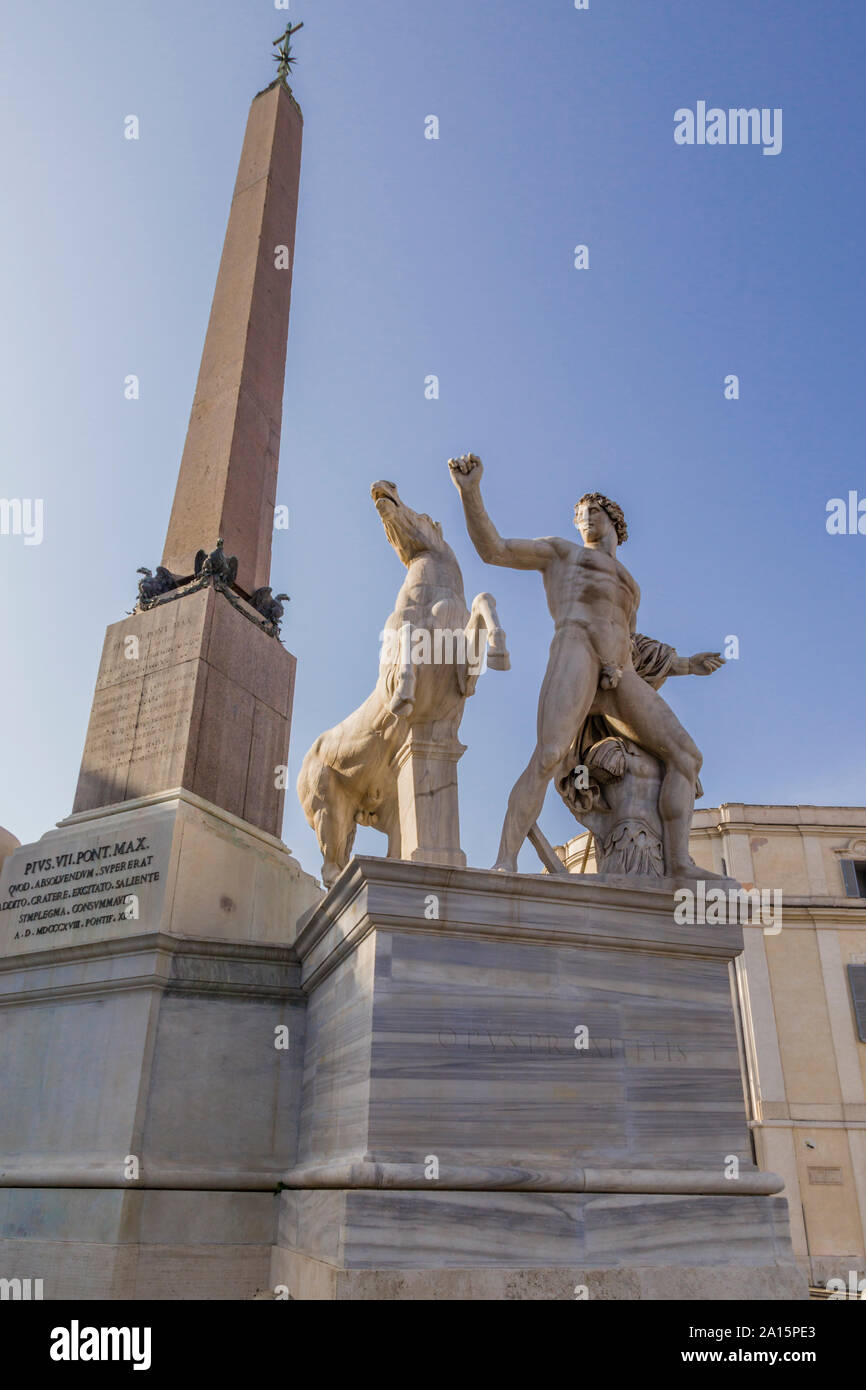 Obelisco e Fontana di Castore e Polluce, nella Piazza del Quirinale, Roma Foto Stock