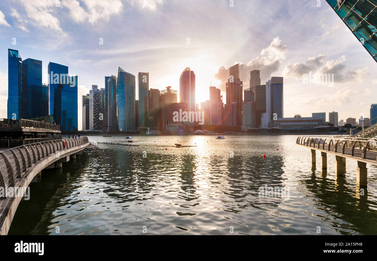 Skyline del quartiere finanziario e Marina Bay, Singapore Foto Stock