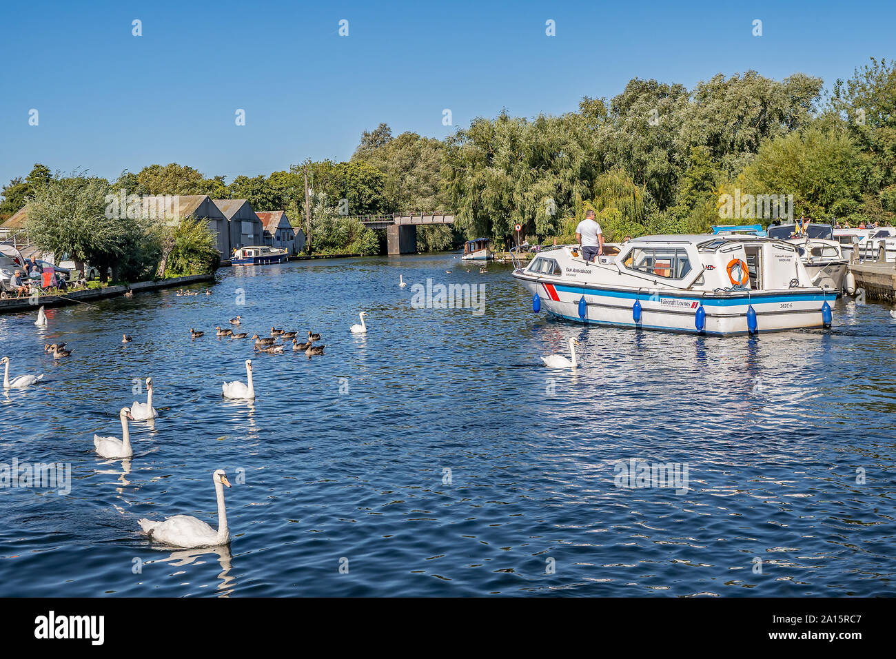 Una giornata sul fiume Bure a Wroxham Norfolk Foto Stock