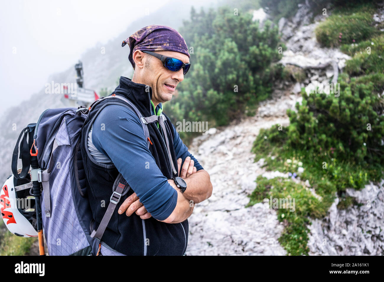 Ritratto di un escursionista in montagna, Orobie, Lecco, Italia Foto Stock