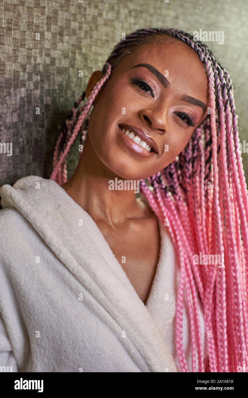 Pink braids immagini e fotografie stock ad alta risoluzione - Alamy