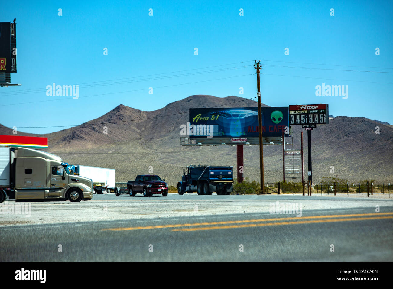 Area51 Alien centro nella valle Amargosa zwischen Las Vegas und Beatty mit Tankstelle und Restaurant sowie großem Souvenirshop Foto Stock