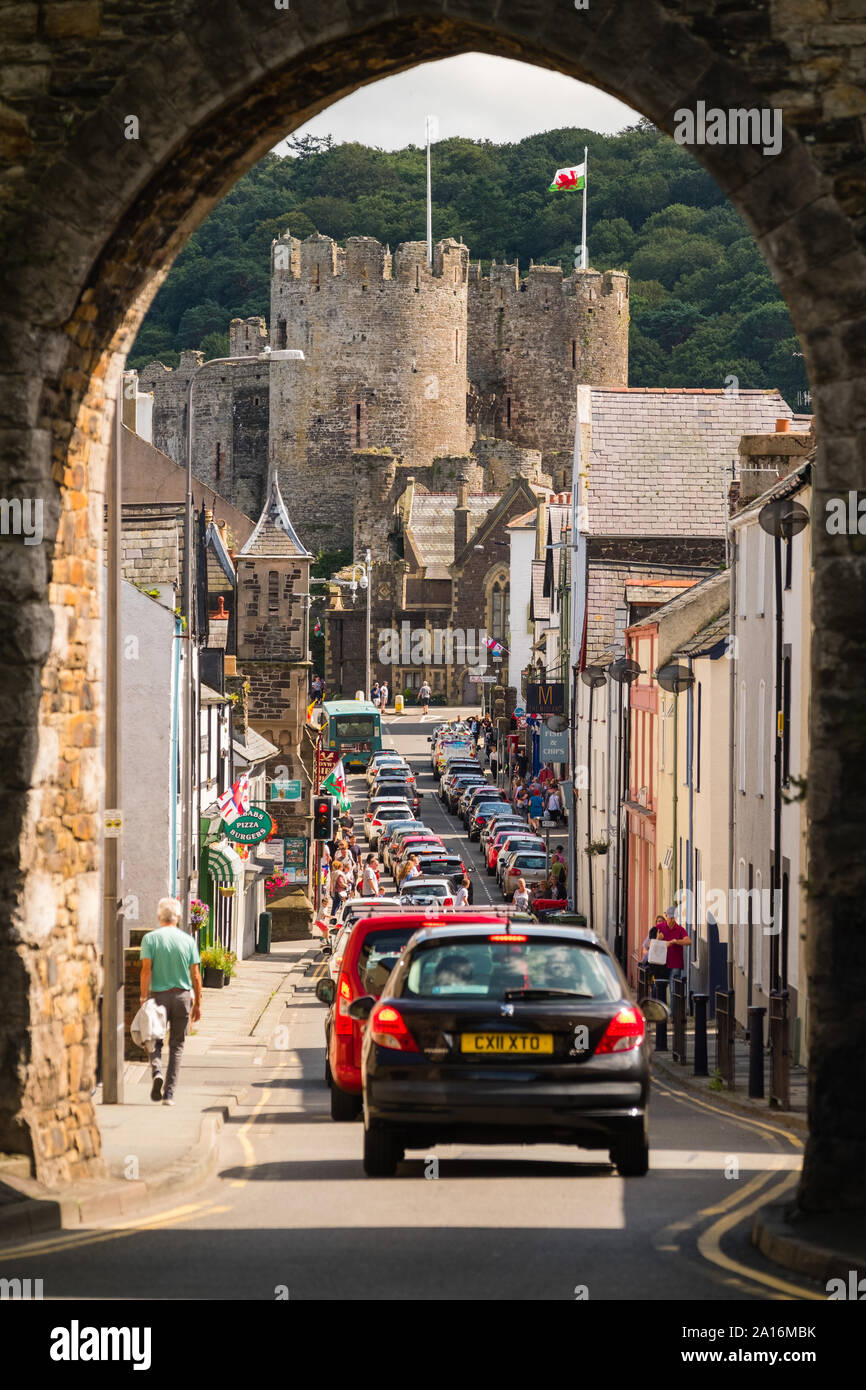 Lo storico castello e la città di Conwy, [Conway] Gwynedd, north Wales UK Foto Stock