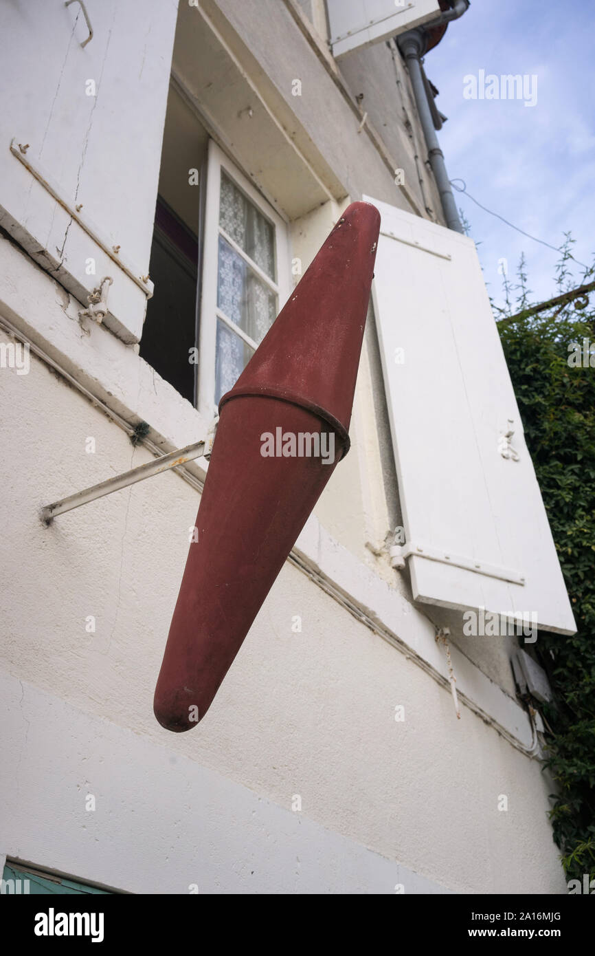 Il vecchio tabaccaio segno francia - francese VINTAGE - ENSEIGNE TABAC FRANCIA © Frédéric BEAUMONT Foto Stock