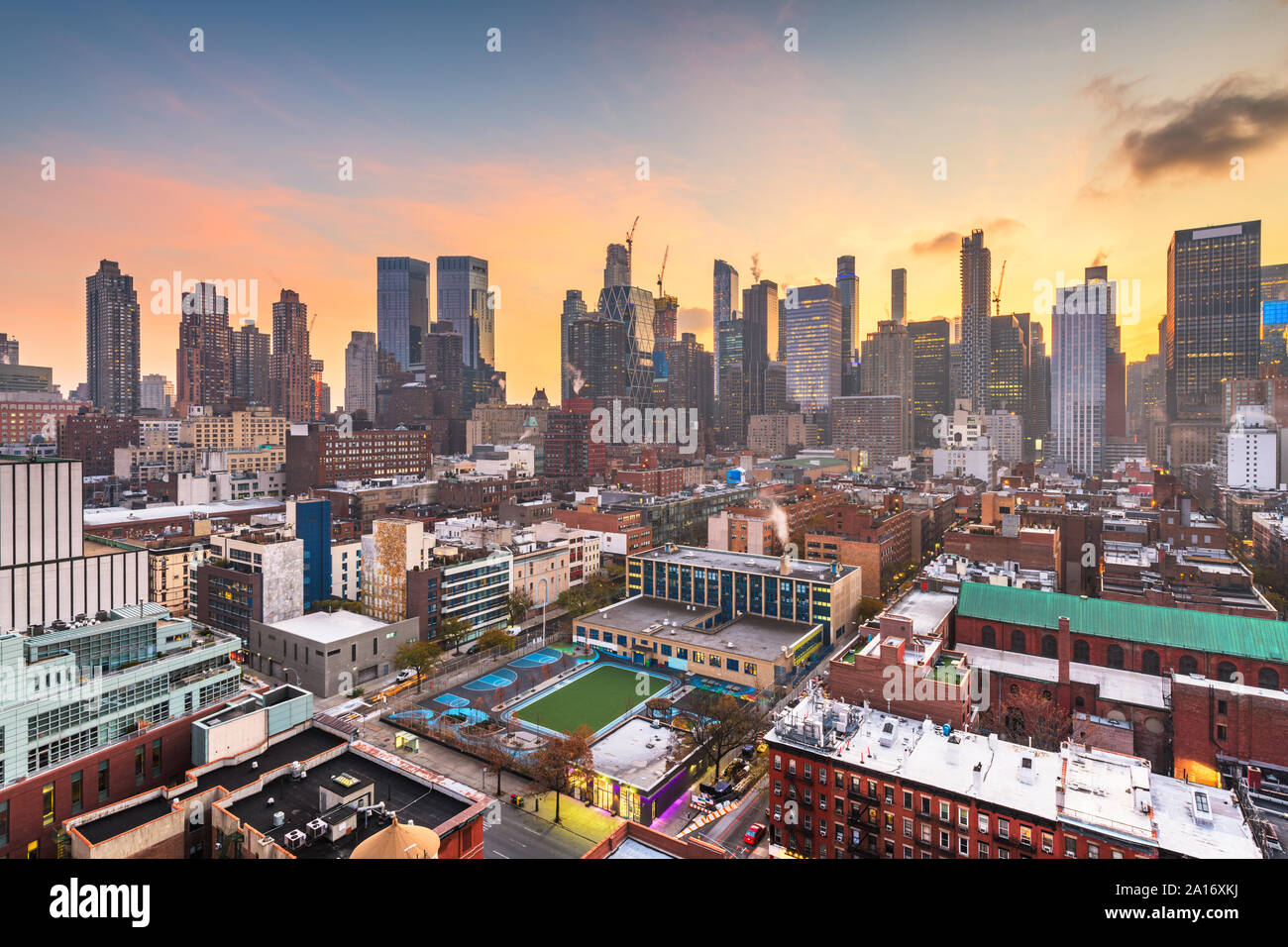 New York, New York, Stati Uniti d'America midtown skyline di Manhattan su Hell's Kitchen all'alba. Foto Stock