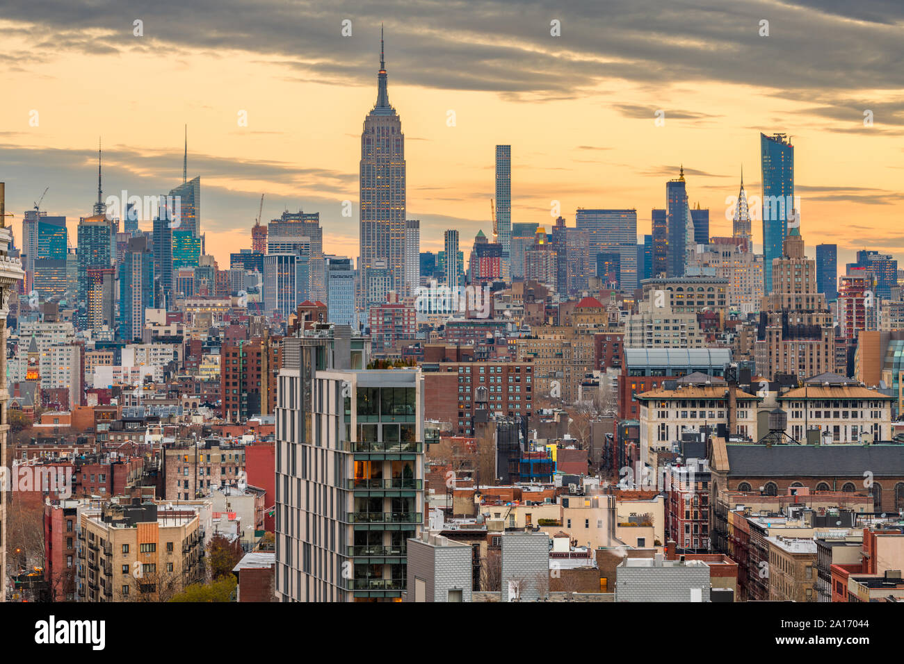 New York Midtown Manhattan skyline al tramonto. Foto Stock