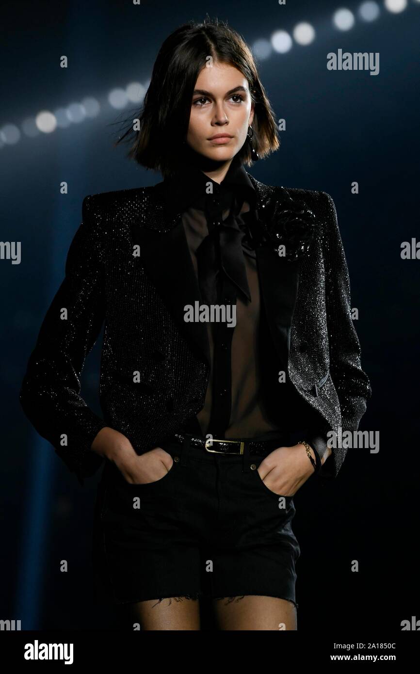 Parigi, Francia. 24Sep, 2019. Kaia Gerber a SAINT LAURENT SS20 pista durante la settimana della moda di Parigi - Paris, Francia 24/09/2019 | Utilizzo di credito in tutto il mondo: dpa/Alamy Live News Foto Stock