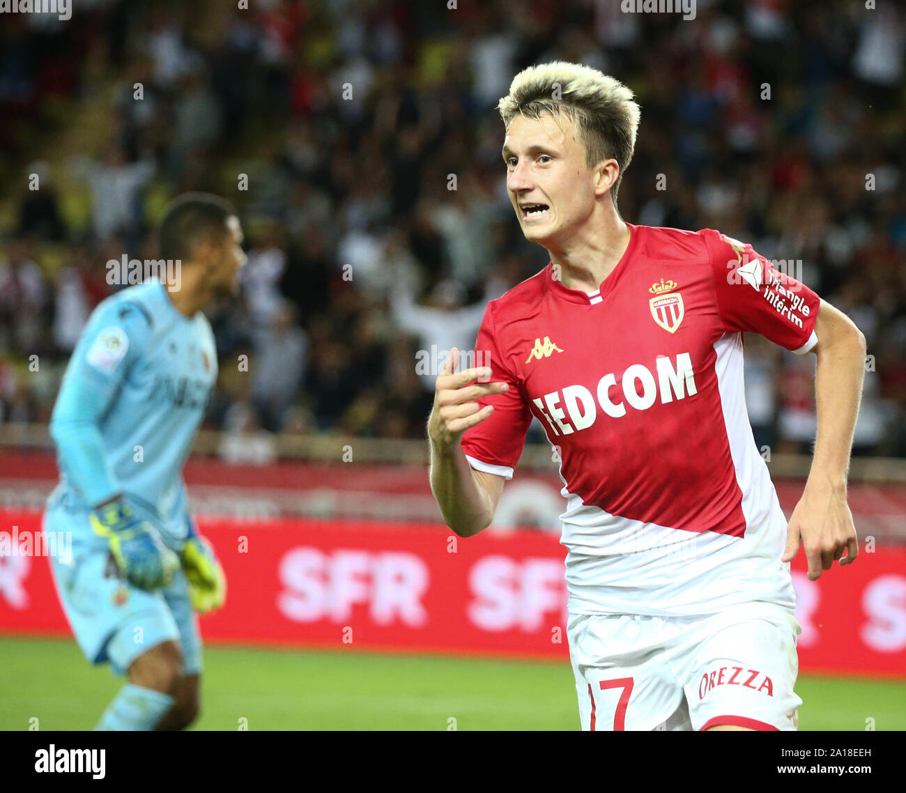 Fontvieille, Monaco. 24Sep, 2019. Aleksandr Golovin di Monaco celebra il suo obiettivo durante una French Ligue 1 partita contro il Nizza in Fontvieille, Monaco, Sett. 24, 2019. Credito: Serge Haouzi/Xinhua Foto Stock